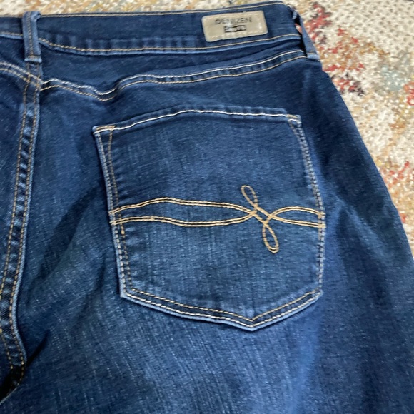 Levi’s Denizen Jeans Curvy Boot Cut - Picture 6 of 7